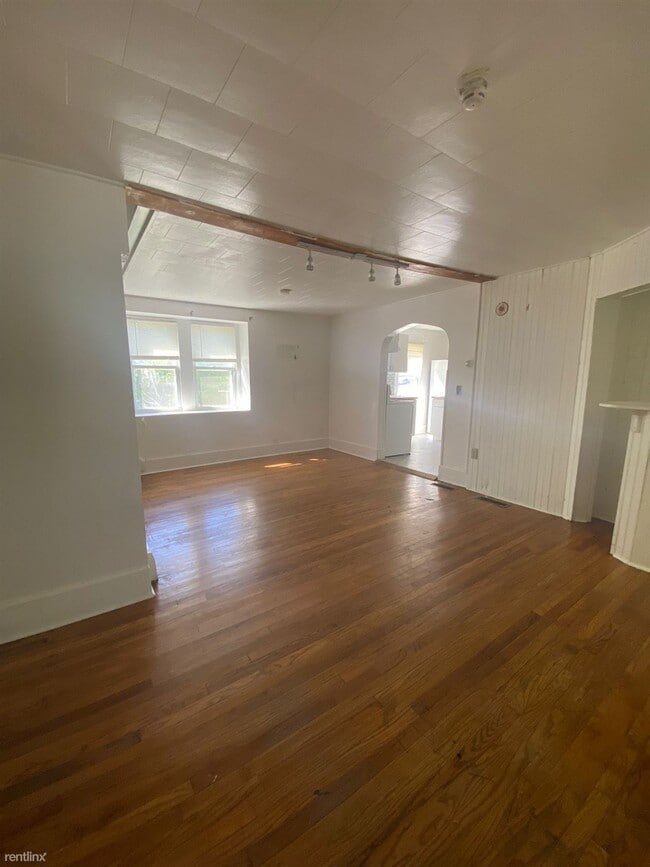 Building Photo - 3 br, 1 bath House - 27 Hawthorne Ave