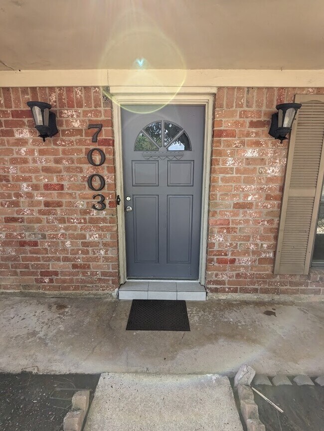 Foto del edificio - 7003 Livery Ln