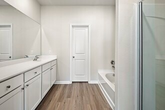 Building Photo - 15695 Honey Cv Dr