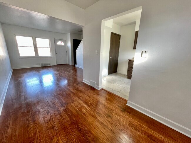 Building Photo - 509 23rd St