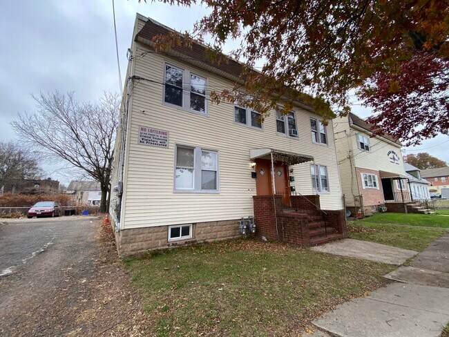 Building Photo - 1212 Frank St