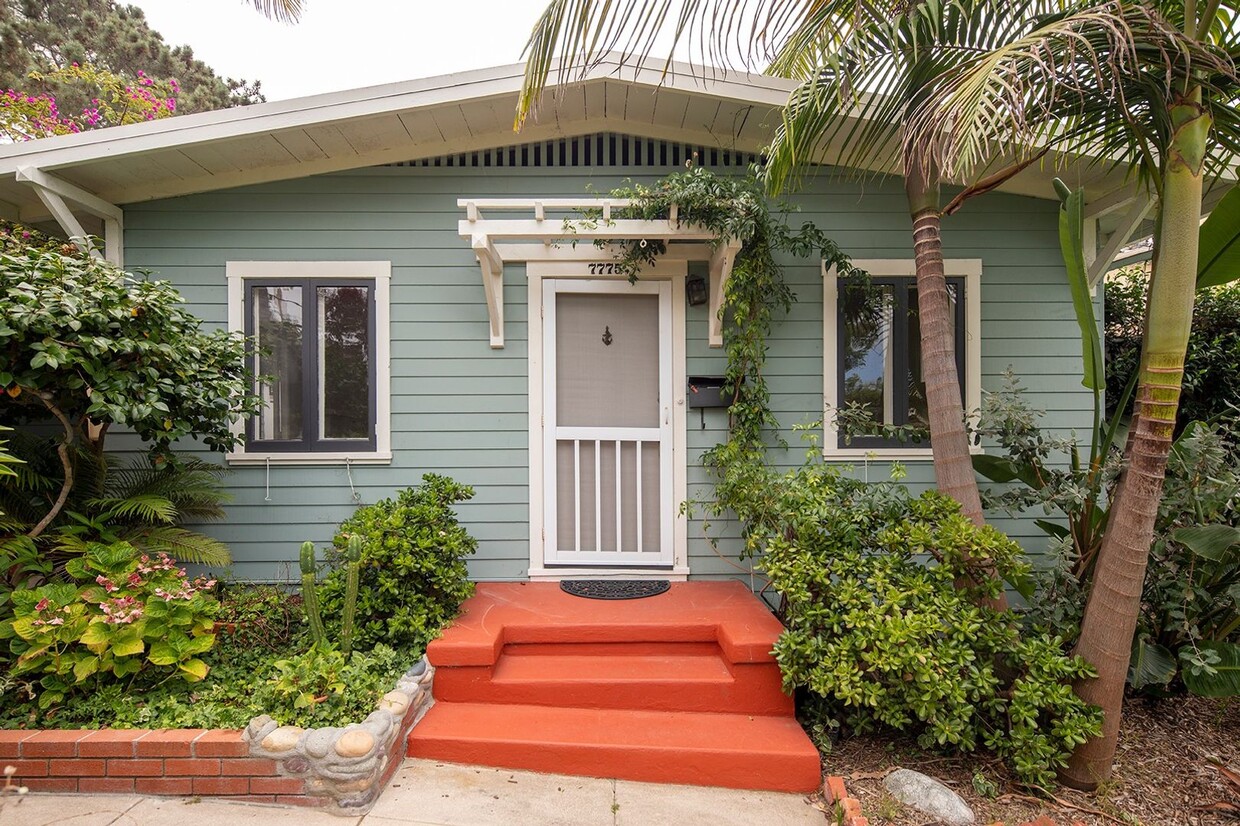 Primary Photo - 7775 Ivanhoe Ave