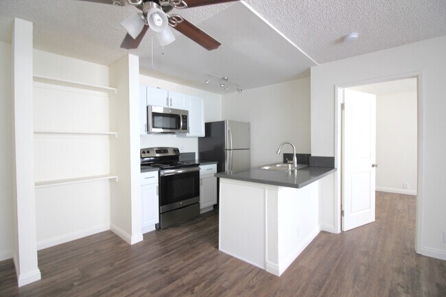 Building Photo - 4124 N Eagle Rock Blvd
