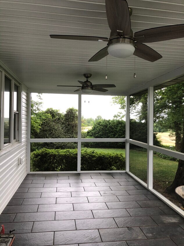 Screened-in Porch - 11528 Long Green Pike