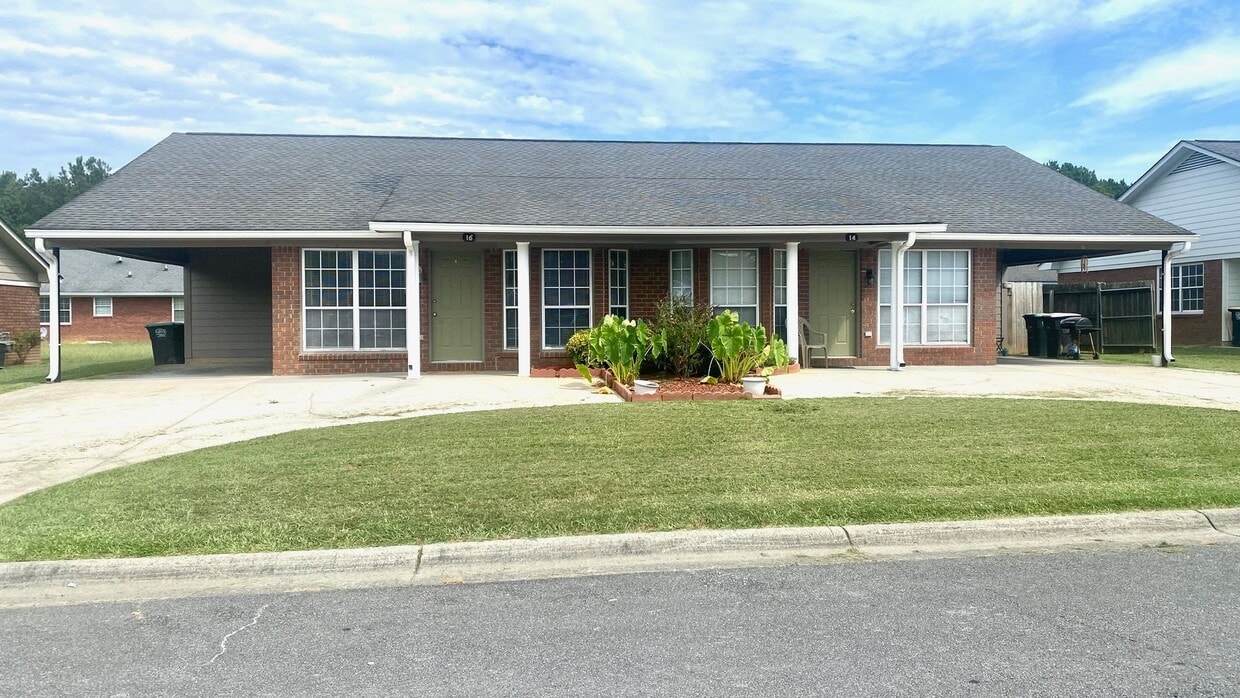Foto principal - Rockcreek Dr #14 &amp; 16