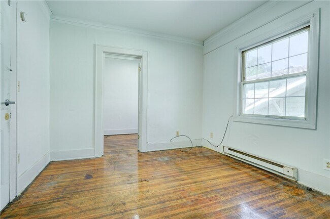 Building Photo - 85 Mapledale St