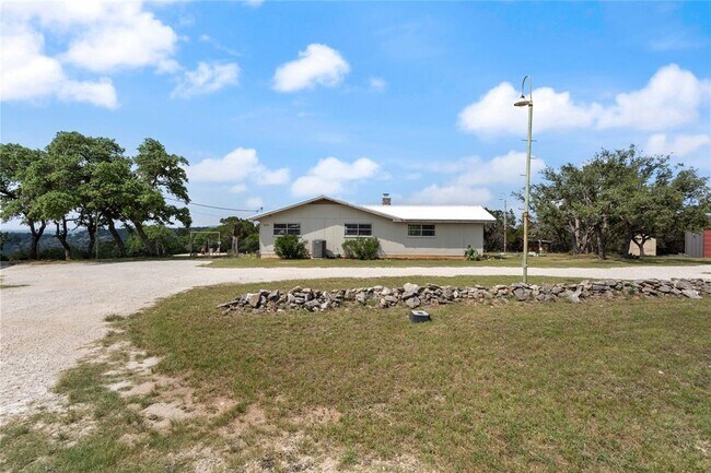 Building Photo - 2351 Skyline Dr