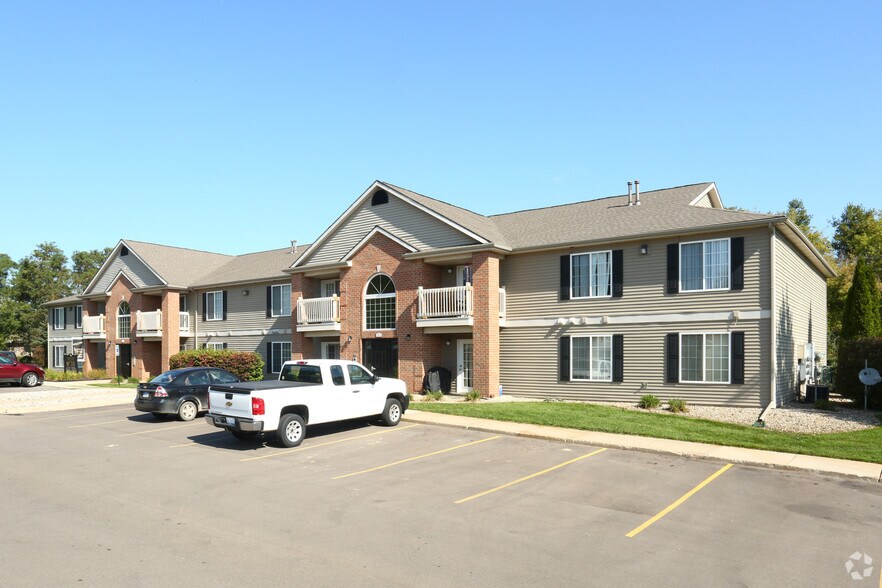 Legacy Parke Apartments Rentals Charlotte, MI