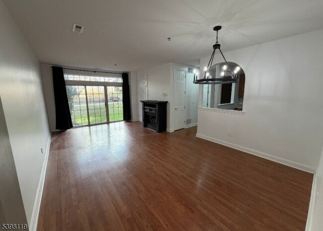 Foto del edificio - 225 Windmill Ct