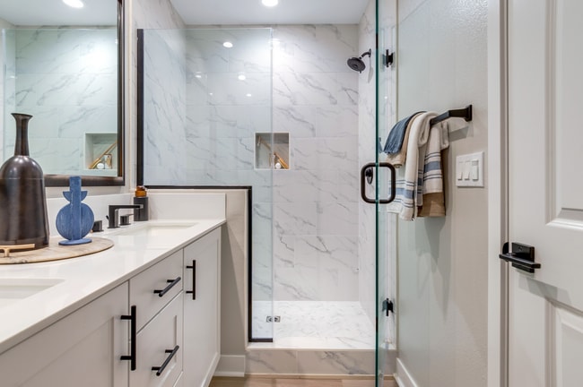 Master Bathroom - 2424 W Rosecrans Ave