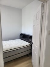 Building Photo - 5136 Av Papineau