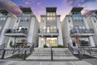 Building Photo - 18716 Centro Main St