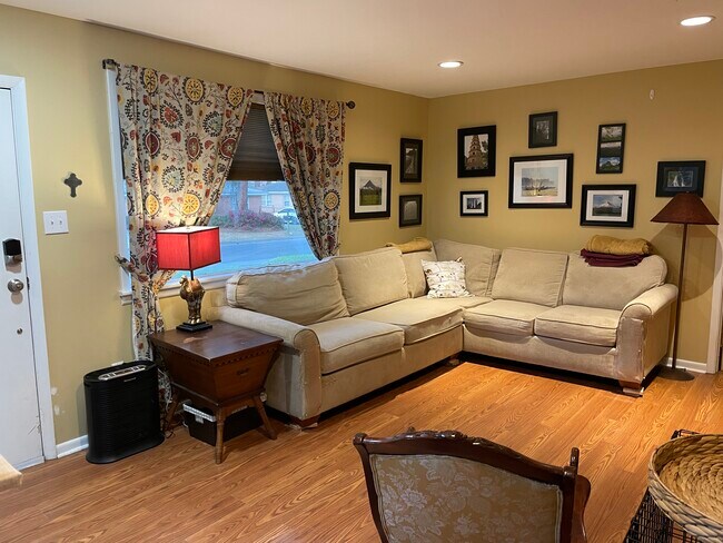 Living room from kitchen - 617 Wheeler St