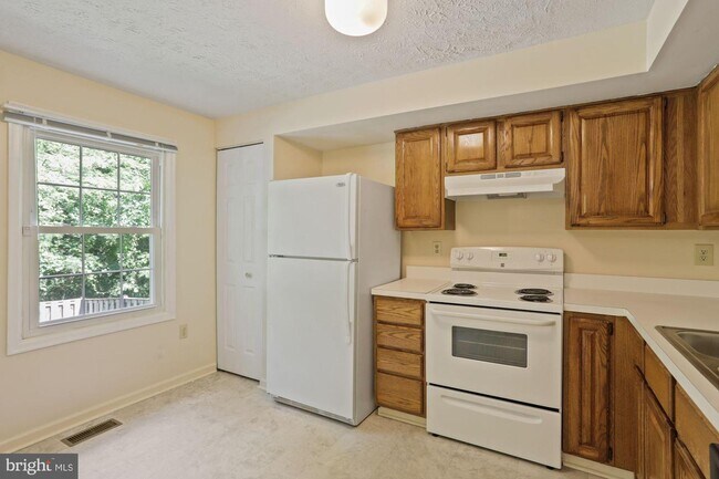 Foto del edificio - 11531 Big Creek Dr