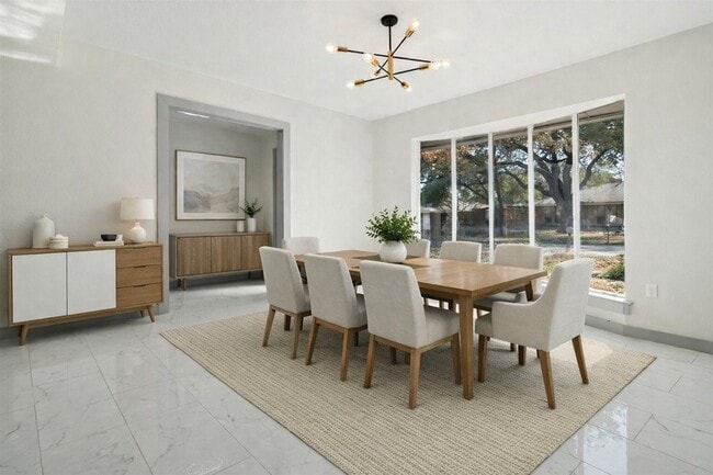 Building Photo - 2325 Regal Rd