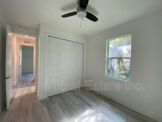 Foto del edificio - 2635 Starview Ave