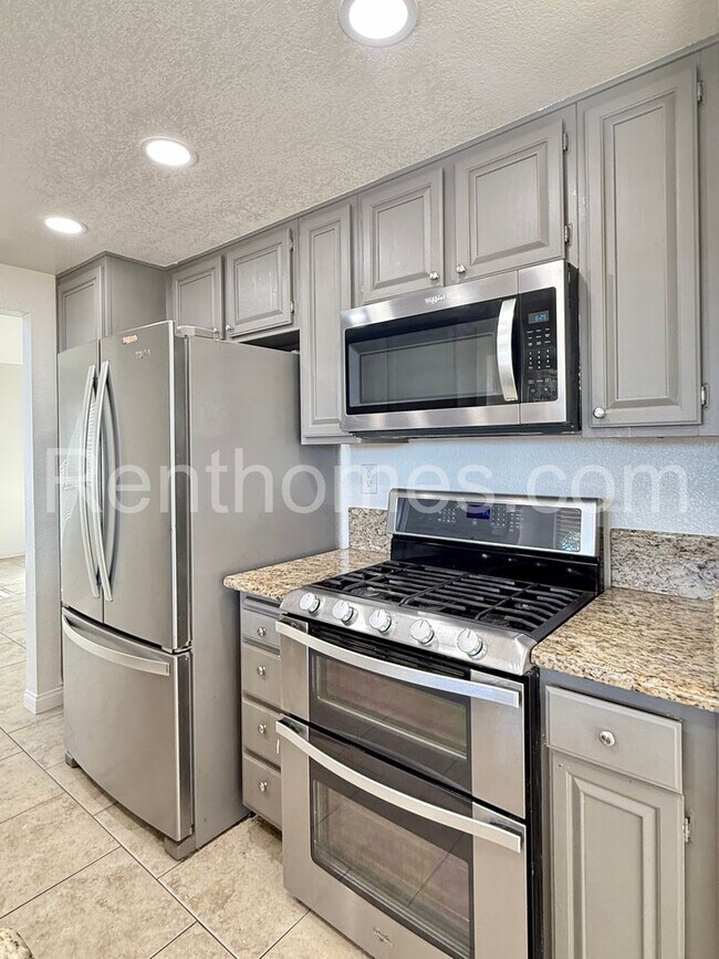 Building Photo - 23835 Cork Oak Cir