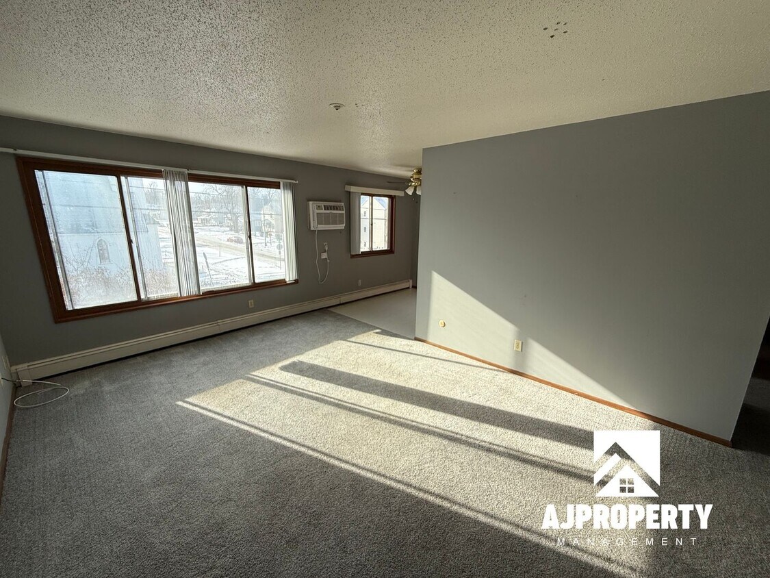 Primary Photo - 500 E 14th St