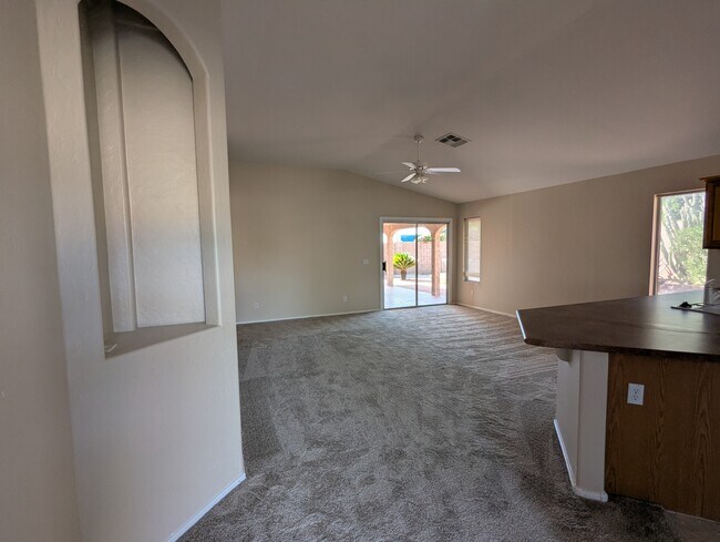 Foto del edificio - 9287 E Shasta Dr