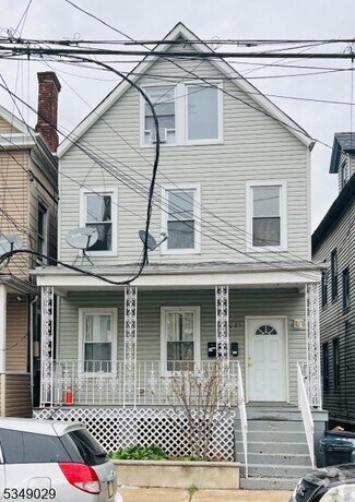 Building Photo - 623 Fulton St