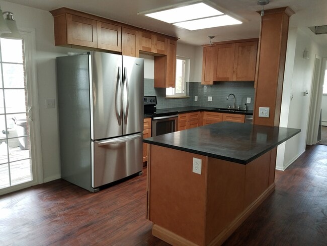 Building Photo - 10341