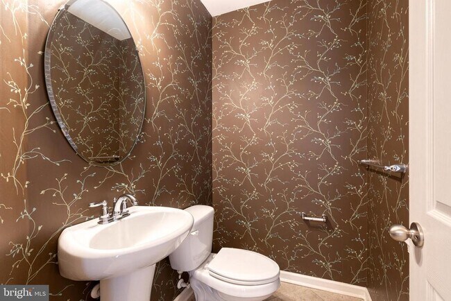 Foto del edificio - 9301 Paragon Way
