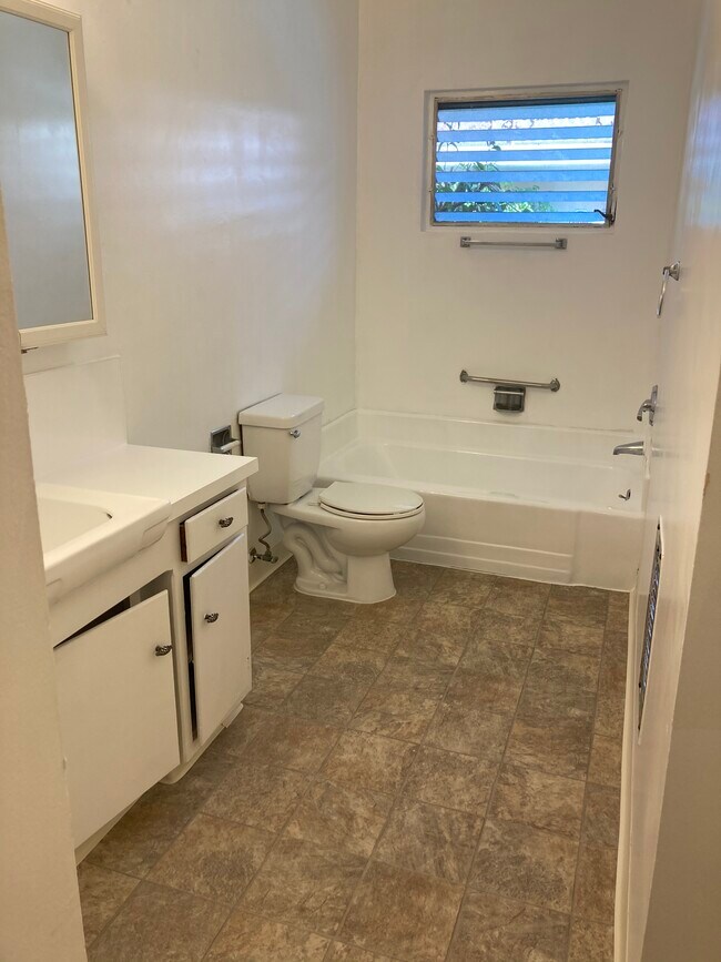 Foto del edificio - 1160 N Ogden Dr