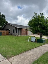 Building Photo - 11912 Tanglebriar Trail
