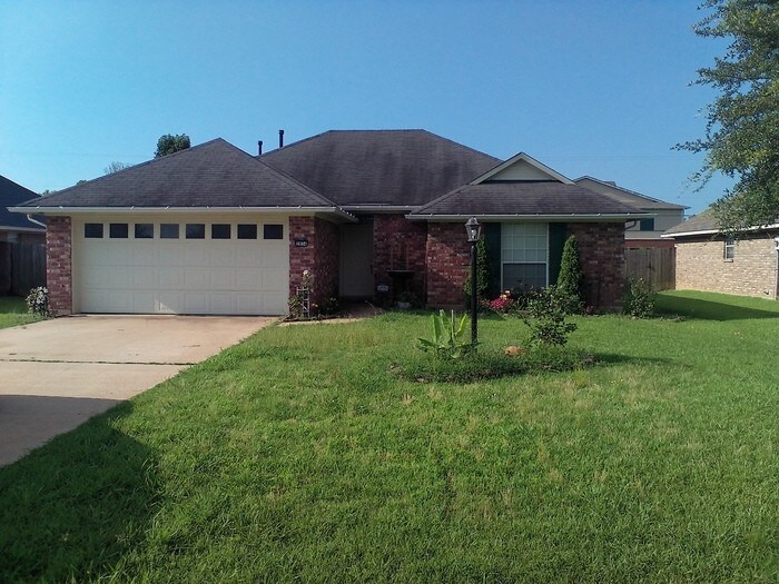 Primary Photo - 2934 Le Oaks Dr