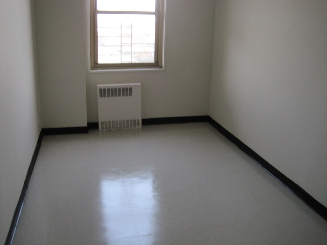 Foto principal - 2929 W 31st St