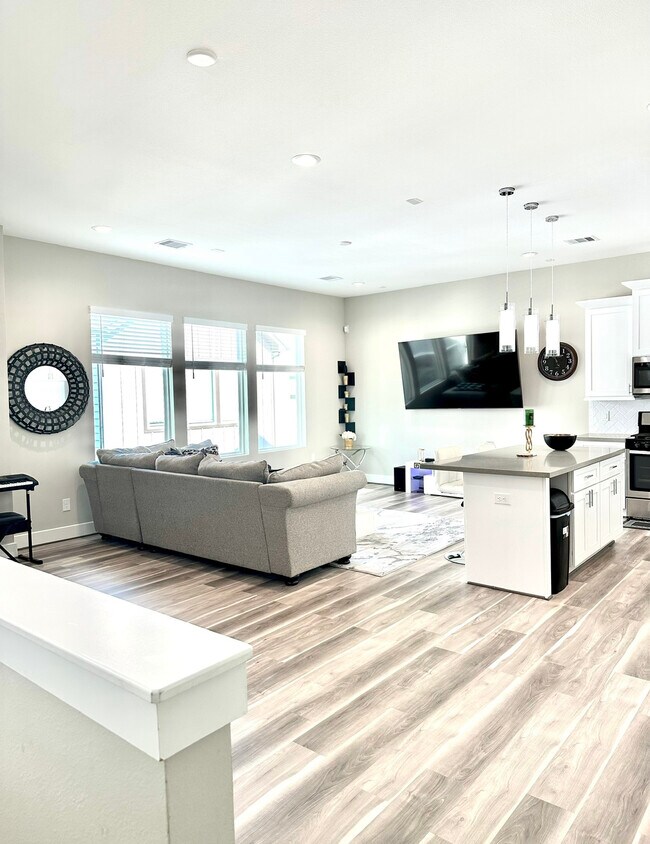 Photo - 238 Julia St House