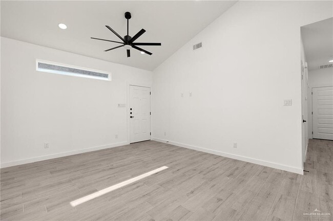 Building Photo - 2609 Mockingbird Rd