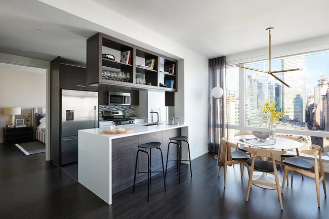 Foto del edificio - 555-556 10th Ave