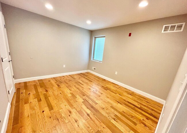 Building Photo - 426A N 40th St