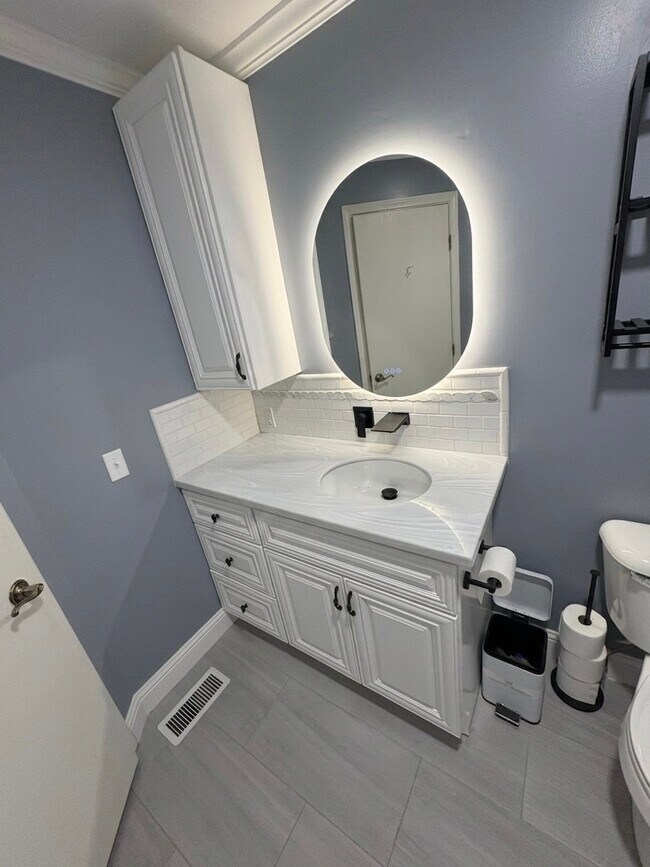 Foto del edificio - 2076 Oakcrest Cir