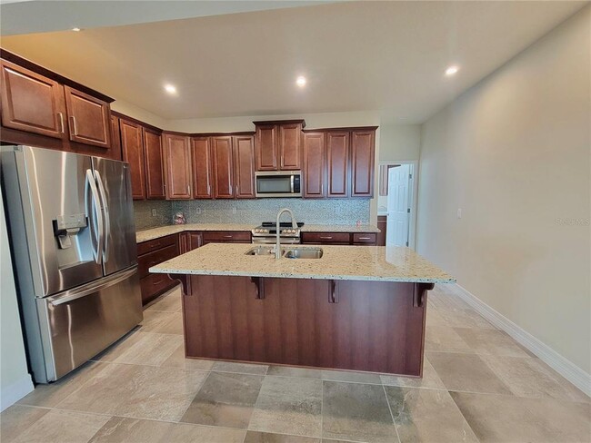 Building Photo - 2414 Riverbank Cv