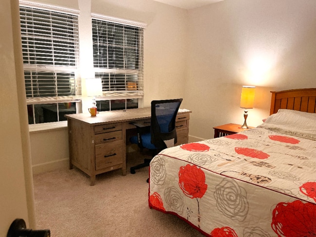 Building Photo - 91-1394-1394 Halili St