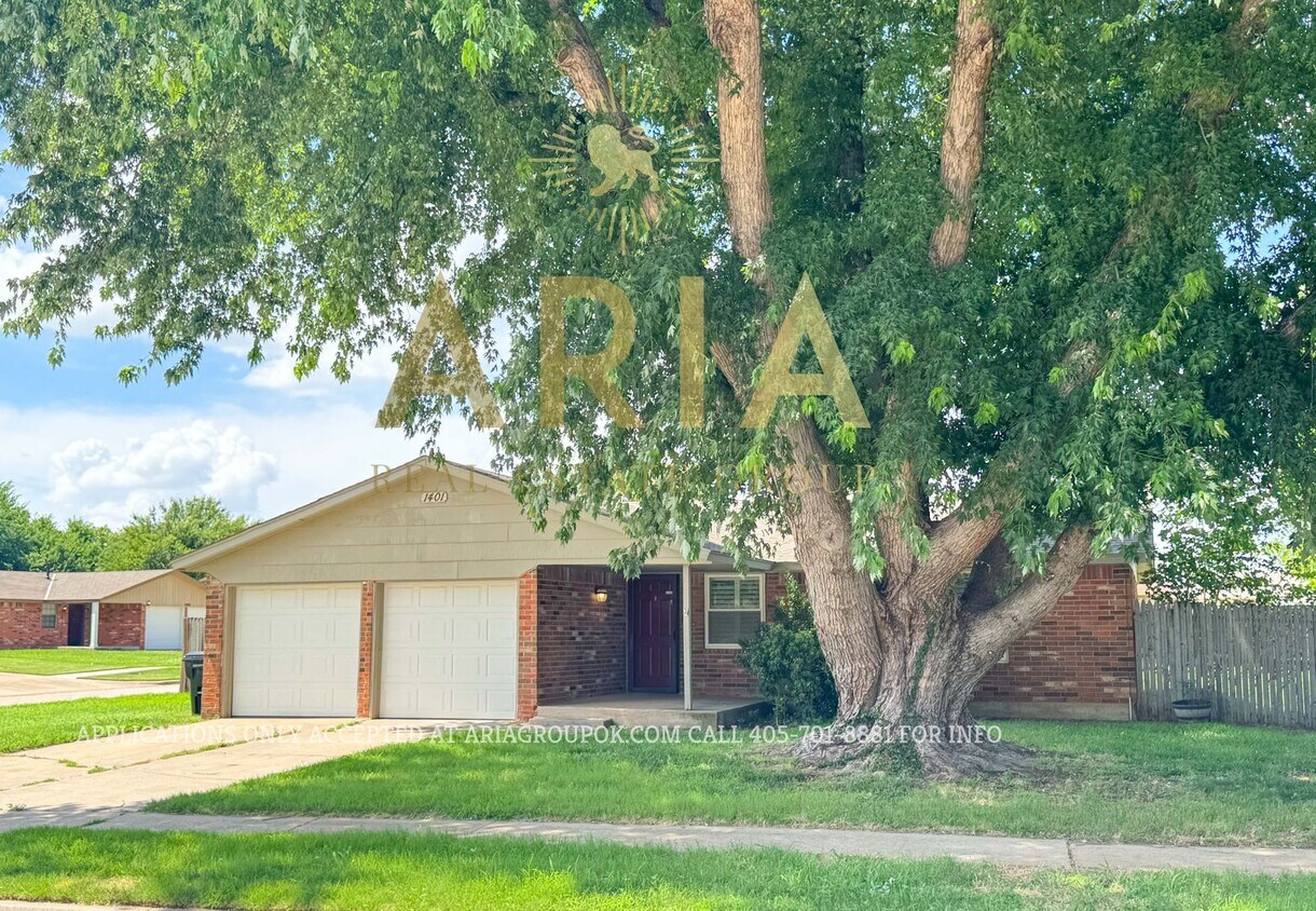 Primary Photo - *AVAILABLE FOR IMMEDIATE MOVE IN* 2 Bed/1....