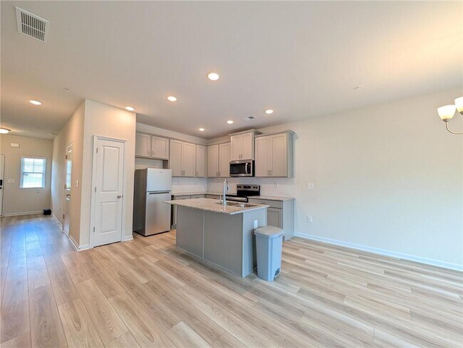 Foto del edificio - 1354 Willow Brk Cir