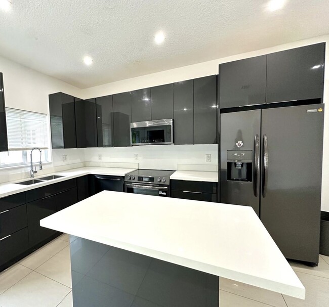 Foto del edificio - 14890 NE 10th Ave