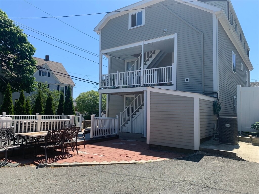 18 Wellman St Unit 3, Beverly, MA 01915 Room for Rent in Beverly, MA