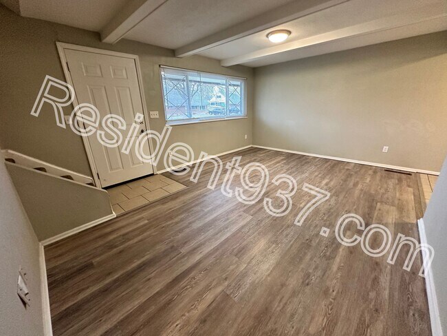 Foto del edificio - 4 Bed 2 Bath