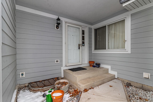 Foto del edificio - 416 Swallow Ln