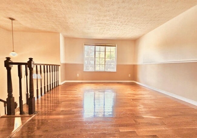 Building Photo - 8465 Summer Breeze Ln
