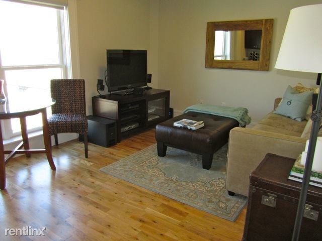Foto del edificio - 1 br, 1 bath Apartment - 126 Charles St Apt 3