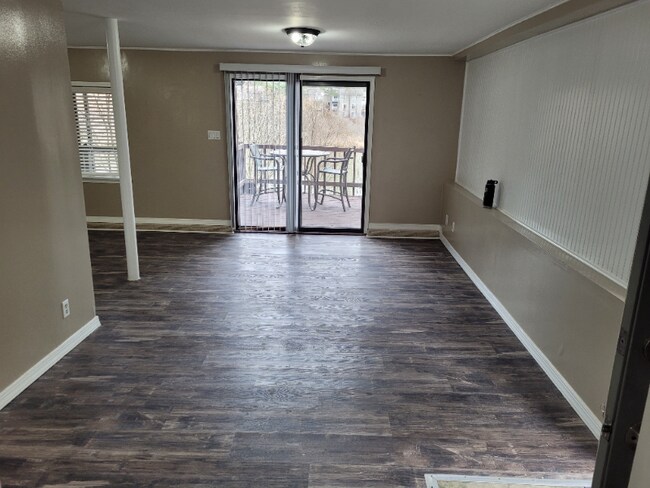 Building Photo - 967 Smoketree Dr