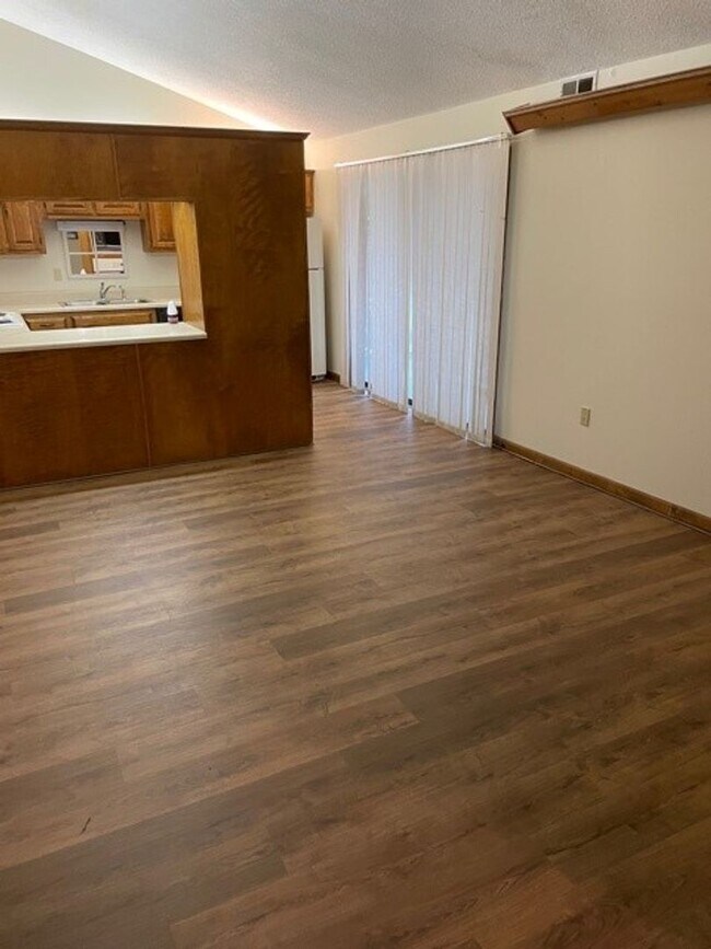 Foto del edificio - **PRICE IMPROVEMENT**103 Arbor Gate: 2BD, ...