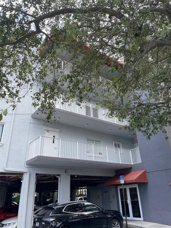 Foto del edificio - 2536 NW 24th St