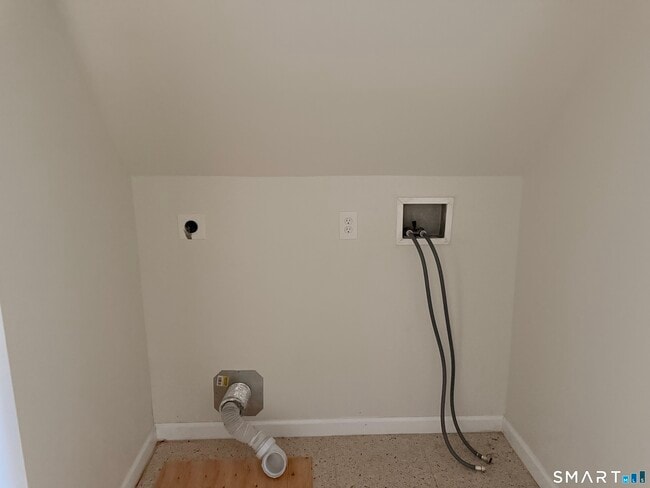 Building Photo - 438 Hollister Ave
