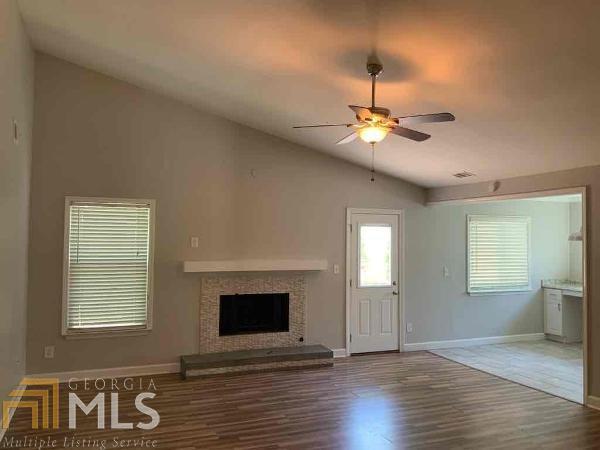 Foto del edificio - 939 Dickens Rd NW